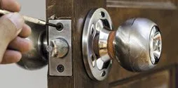 Amber Locksmith Store Melrose, MA 781-298-3431 Amber Locksmith Store Melrose, MA 781-298-3431 - Emergency-unlock